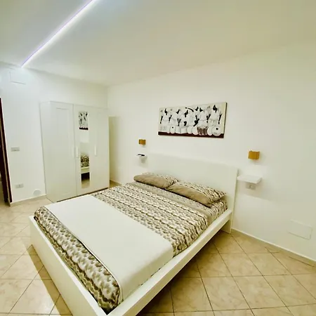 Isabel House בארי